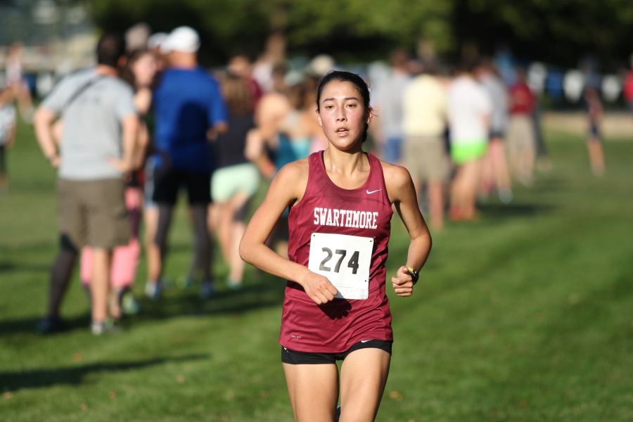 Tess Wei ’17 running a race